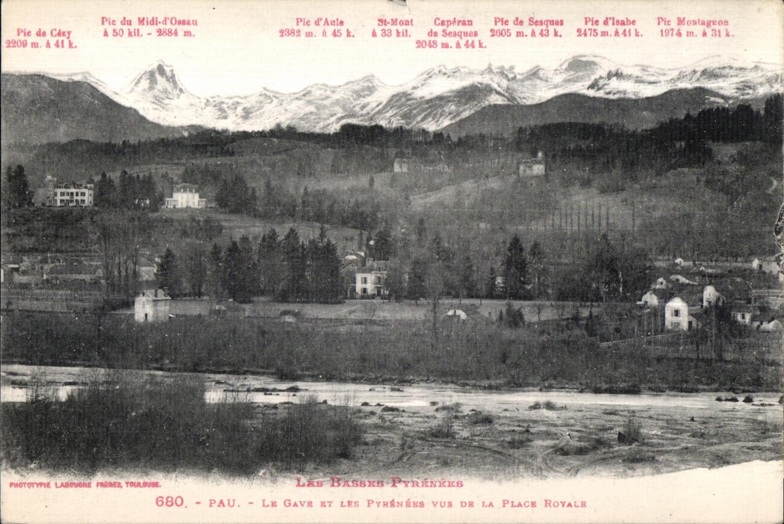 CPA Pau Le Gave et Les Pyrenees vus de la place royale 