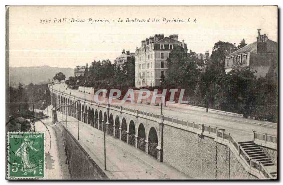 PAU (Basse Pyrénées) — Le Boulevard des Pyrénées — L. ★