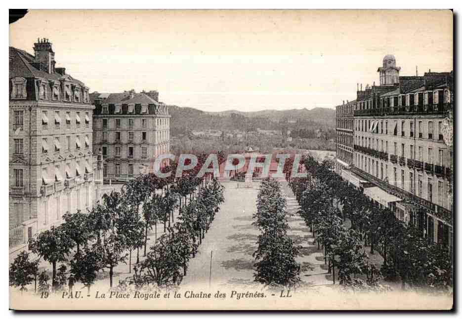 PAU - La Place Royale e la Catena dei Pirenei — LL
