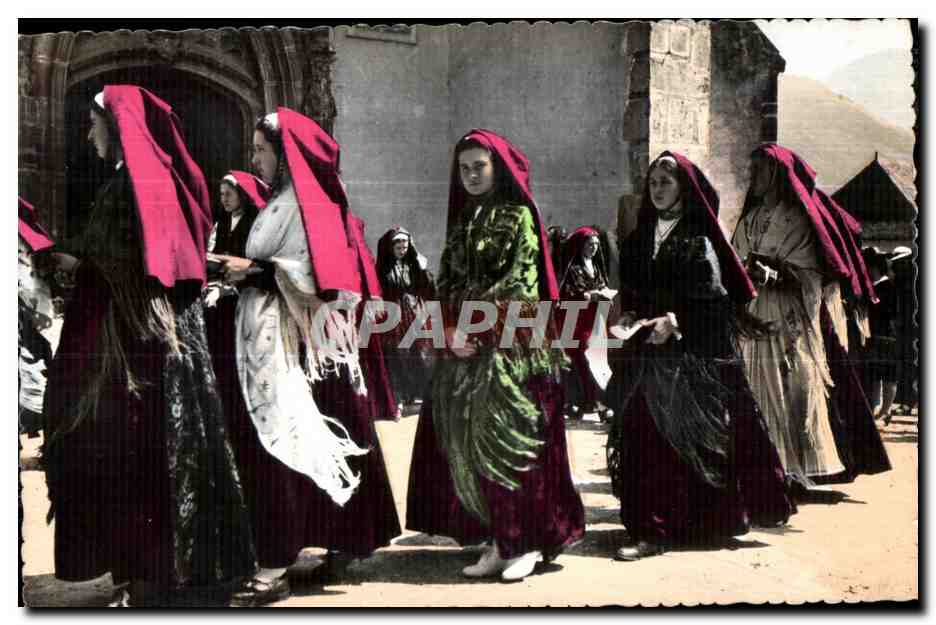 Femmes en costumes traditionnels — Vallée d'Ossau — Ed. JOVE, Pau