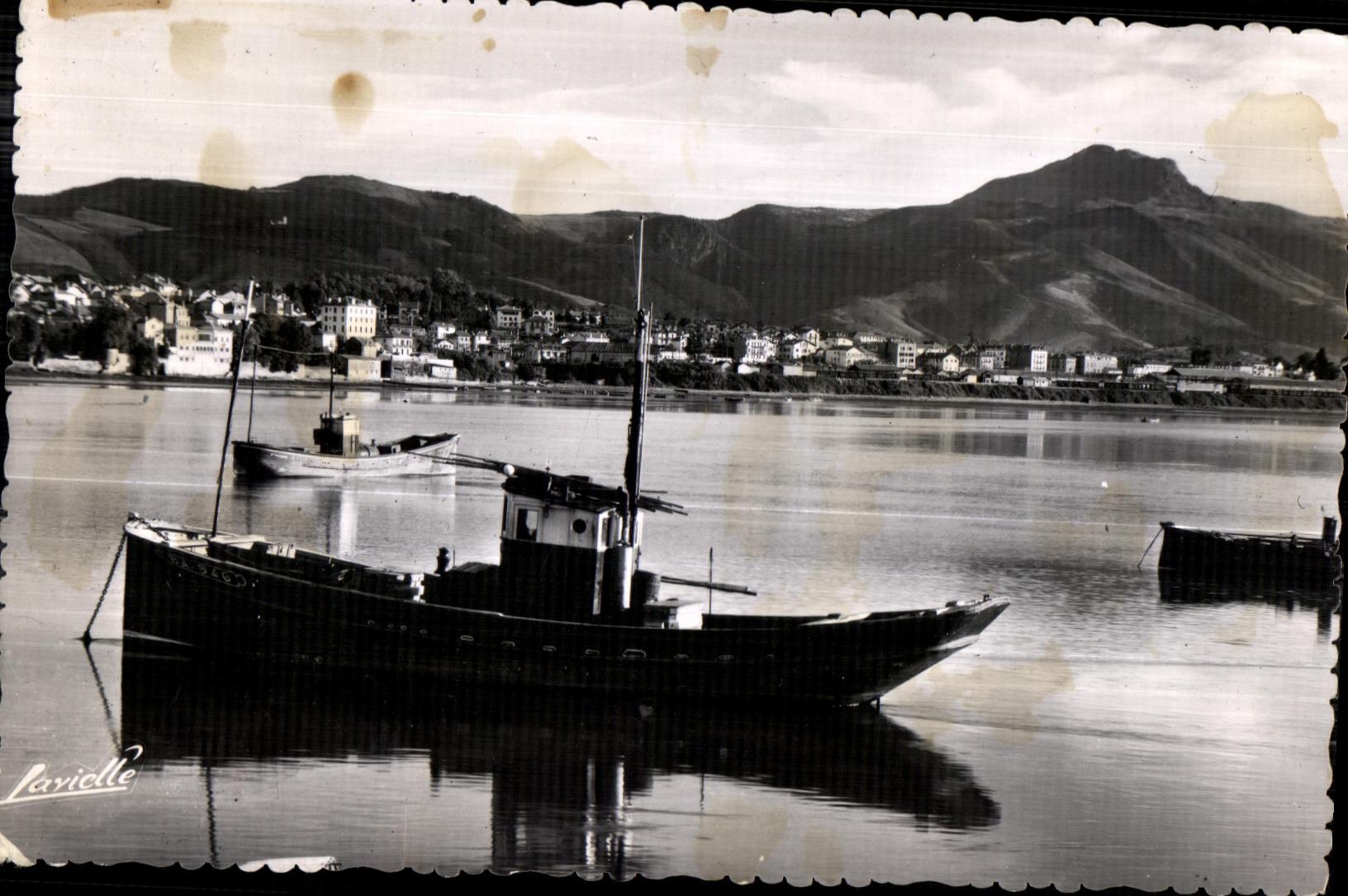 Hendaye — Vue Générale au fond les trois Couronnes (Espagne) — L. LAVICELLE, P. 1236