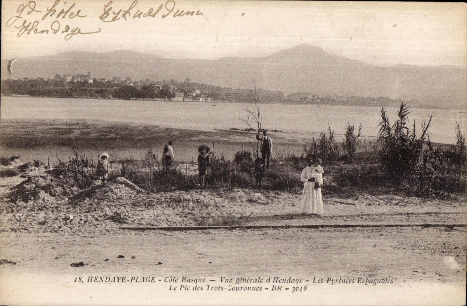 Hendaye-Plage - Côte Basque - Vue générale d'Hendaye - Les Pyrénées Espagnoles - Le Pic des Trois-Couronnes - BR - 3018