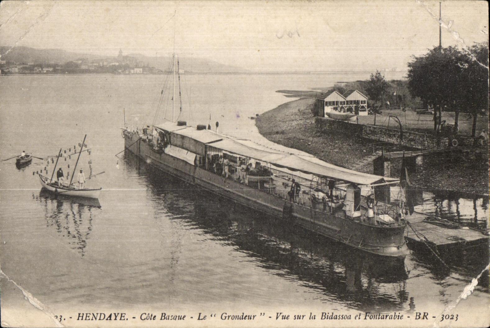 CPA Hendaye Cote Basaue Le Grondeur Vue sur la Bidassoa et Fontarabie