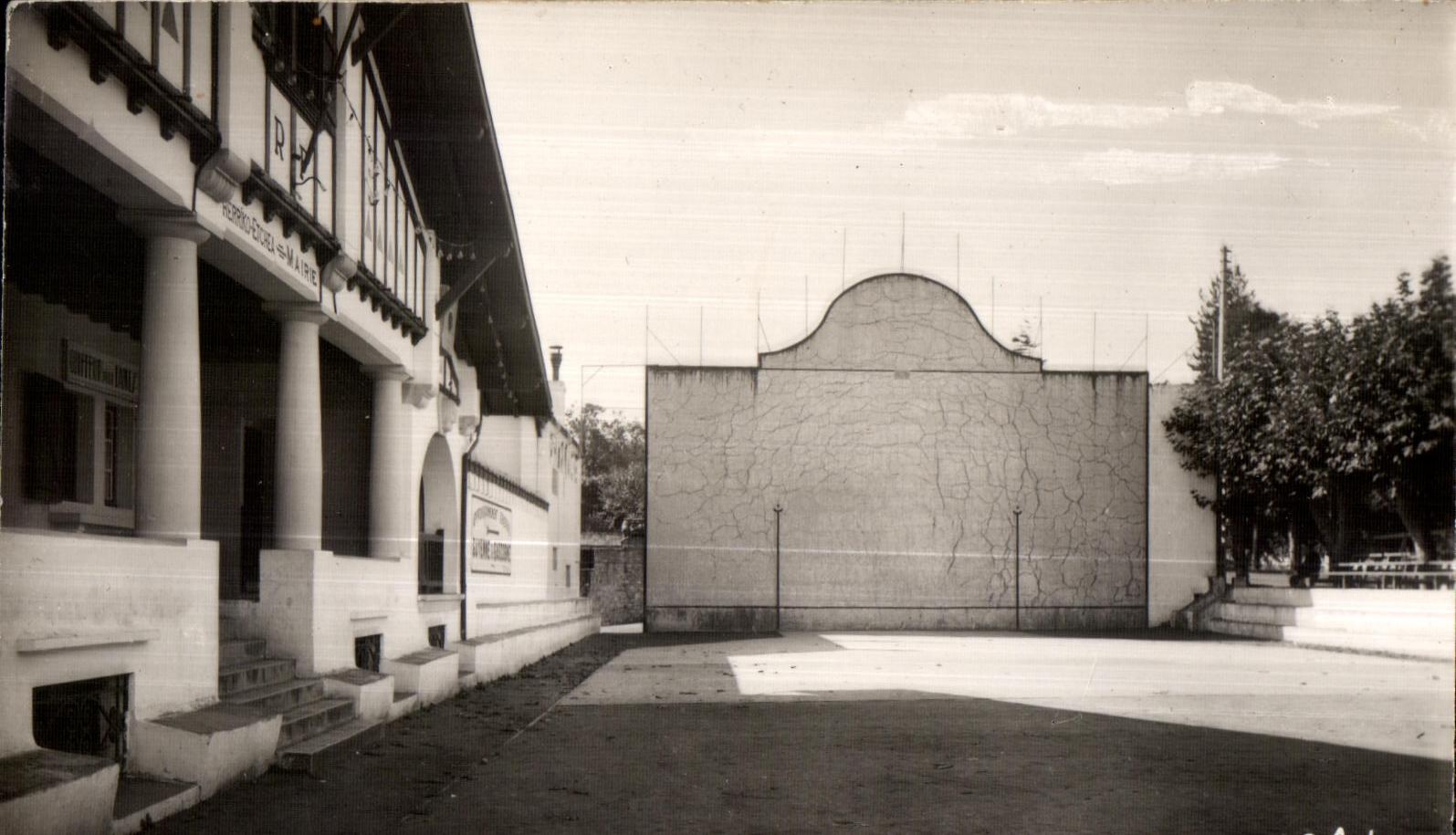 CPA Guethary (Basses-Pyr ) La Malrie et le Fronton