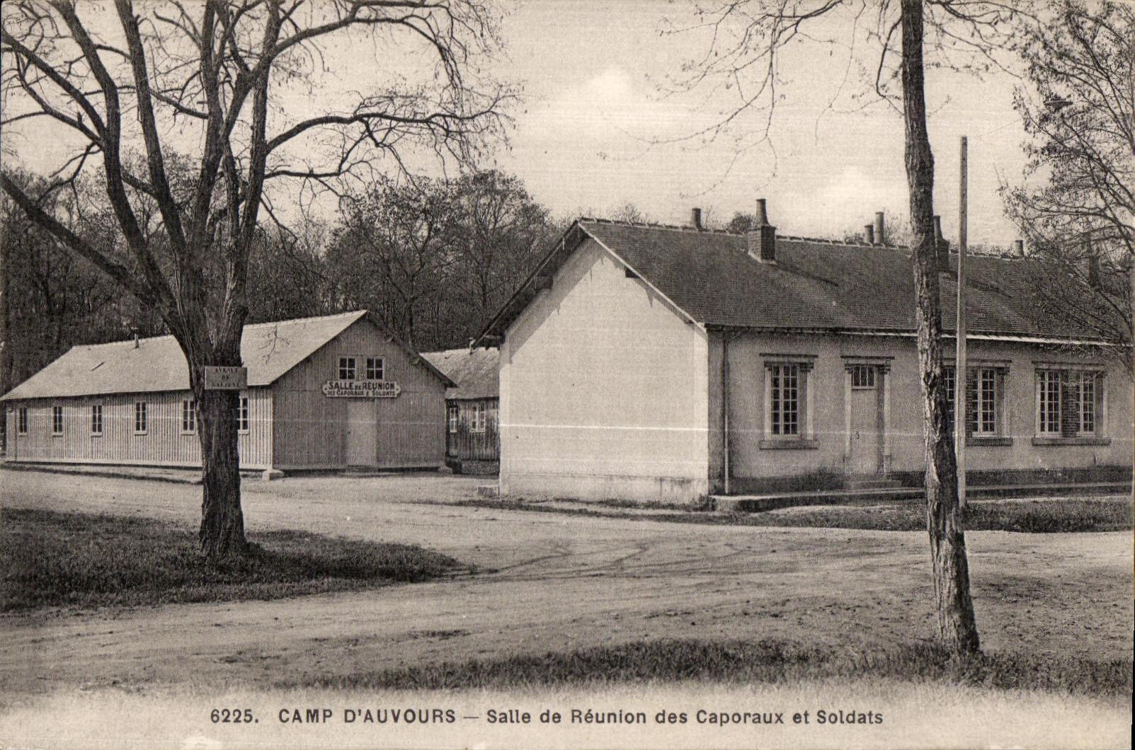 CPA Camp D Auvours Salle de Reunion des Caporaux et Soldats Militaria 