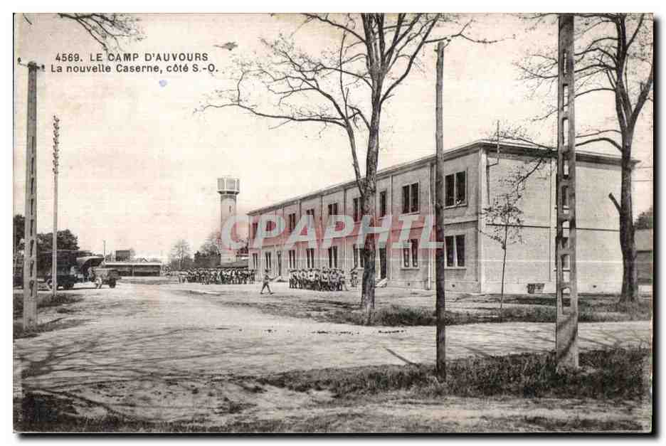Le Camp d'Auvours — La nouvelle Caserne, côté S.-O. — CPAPHIL n°4589