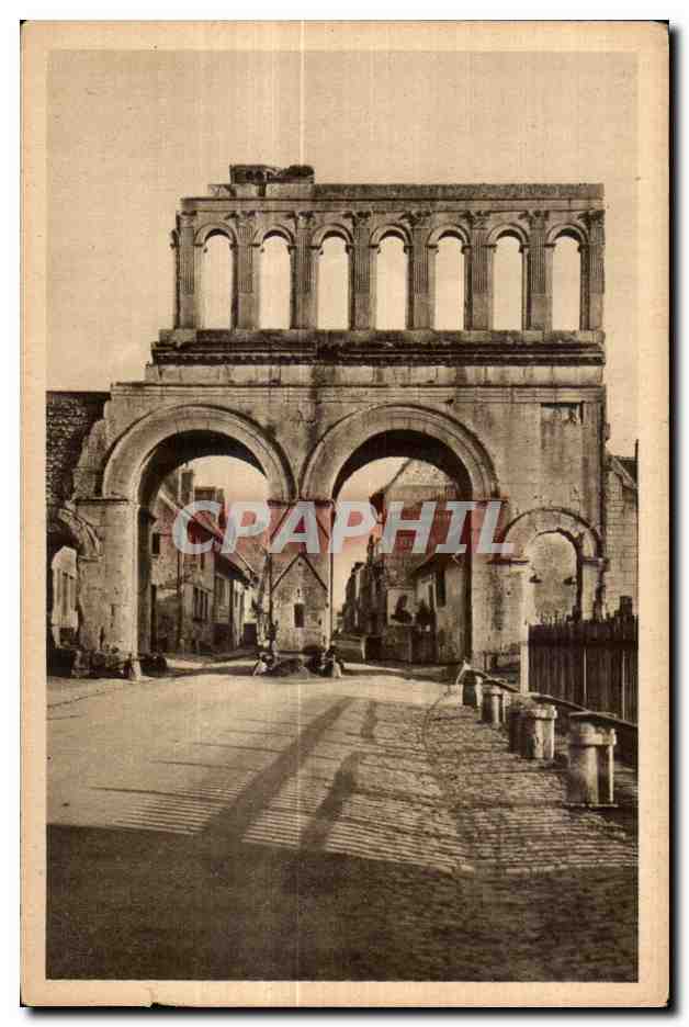 CPA Autun Antique Porte Romaine dite d Arroux (exterieur) Monument historique