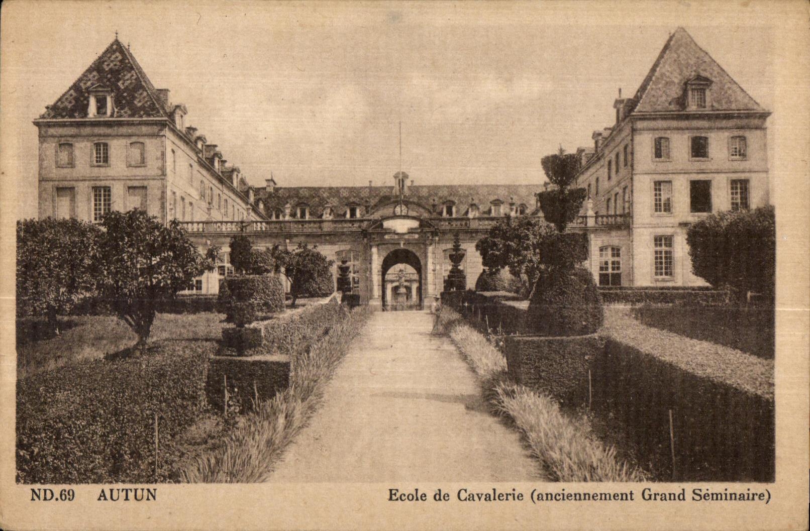Autun — École de Cavalerie (anciennement Grand Séminaire) — ND.69