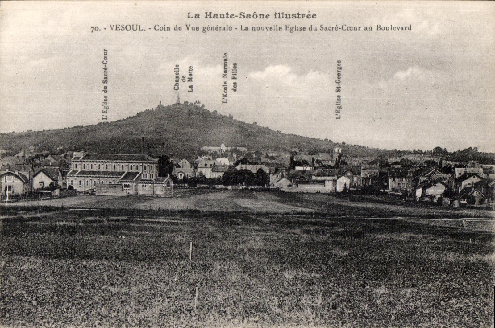 CPA La Haute Saone illustree Vesoul Coin de Vue generale La nouvelle Eglise du Sacre Coeur au Boulevard
