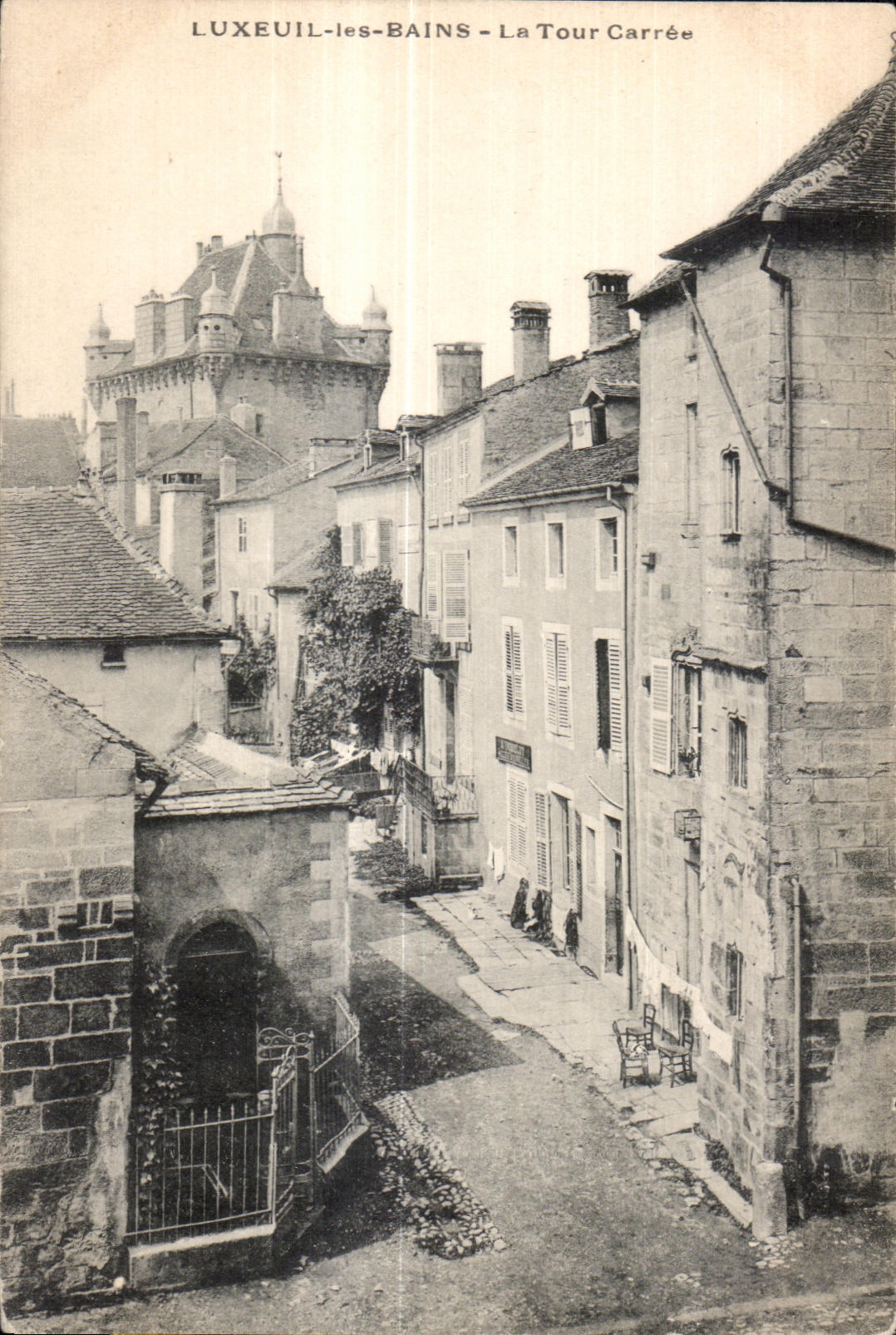 Luxeuil les Bains - La Tour Carree - CPA 