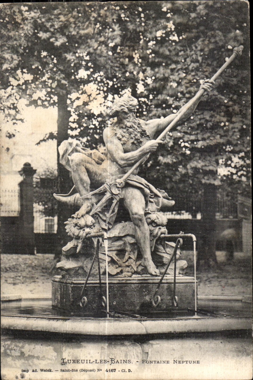 LUXEUIL-LES-BAINS — Fontaine Neptune — Imp. Ad. Welek, N° 4167