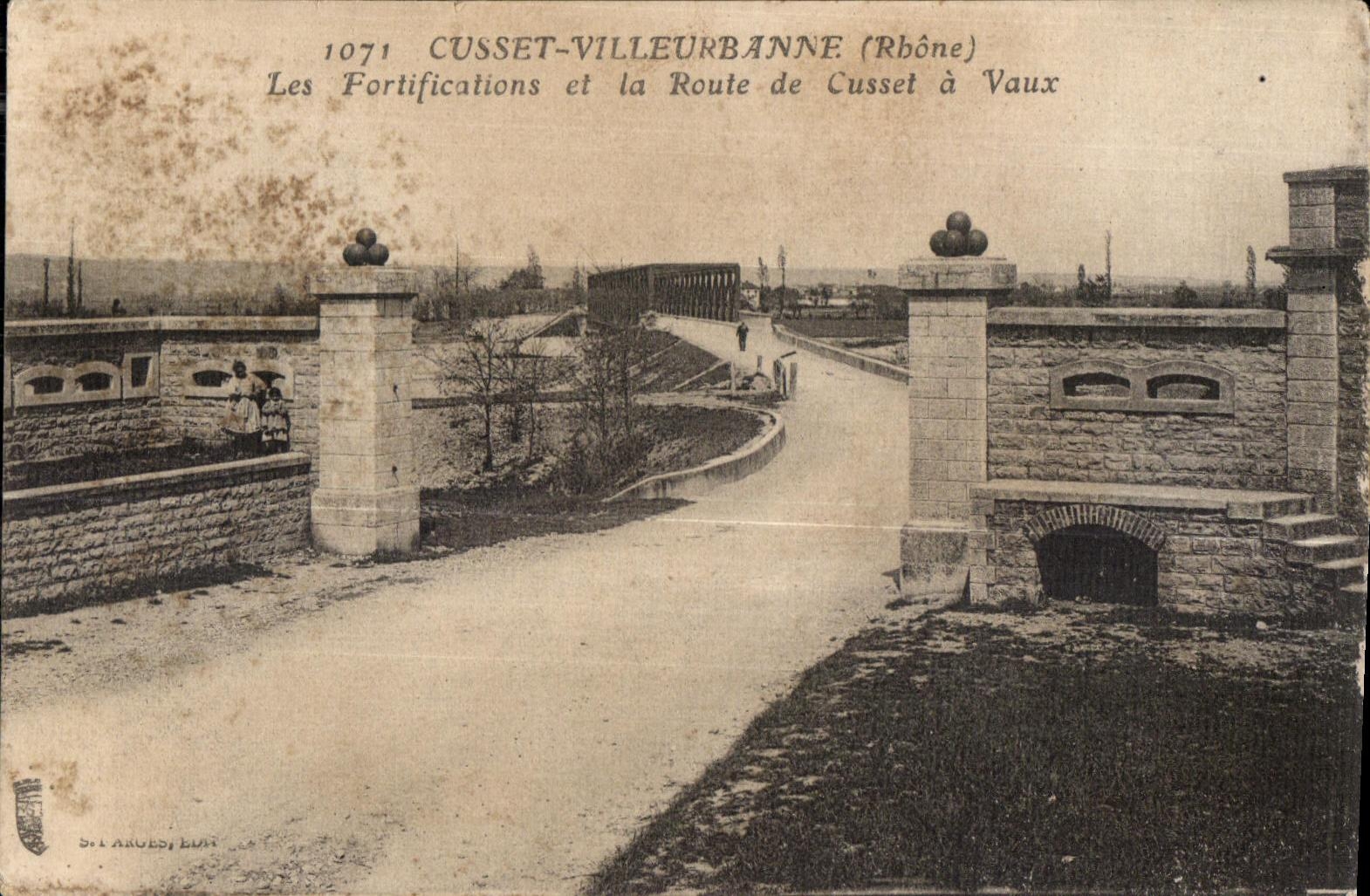 Cusset-Villeurbanne (Rhône) — Les Fortifications et la Route de Cusset à Vaux — St. Arques, Lyon
