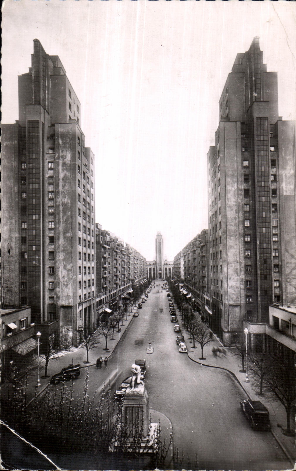 Les Tours de la Cité des Gratte-Ciel — Lyon — Éditions J. Gellard