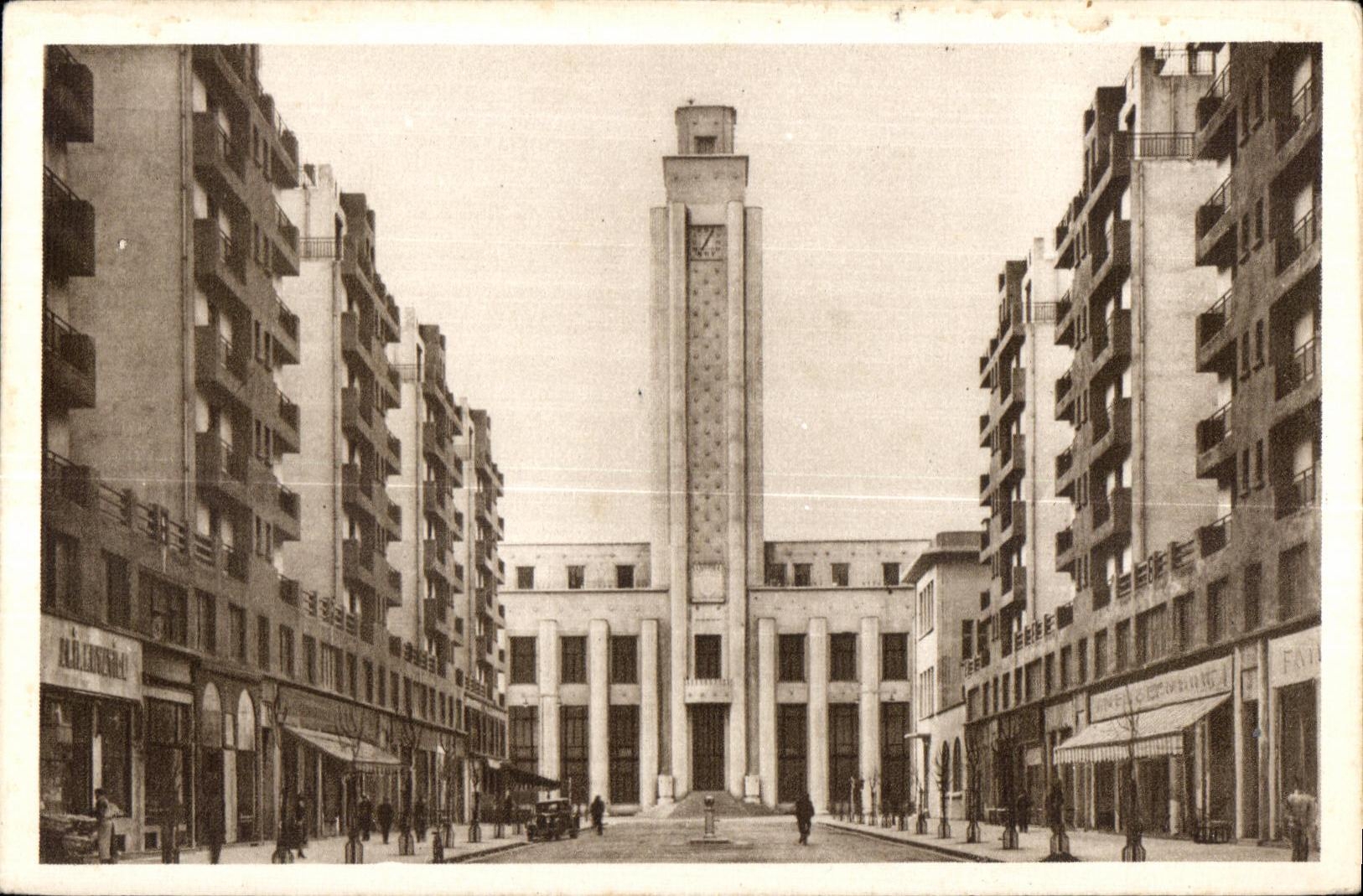 Villeurbanne (Rhône) — Nouveau Centre d'Urbanisme — Avenue de l'Hôtel-de-Ville et l'Hôtel de Ville — Imp. B. Arnaud, Lyon