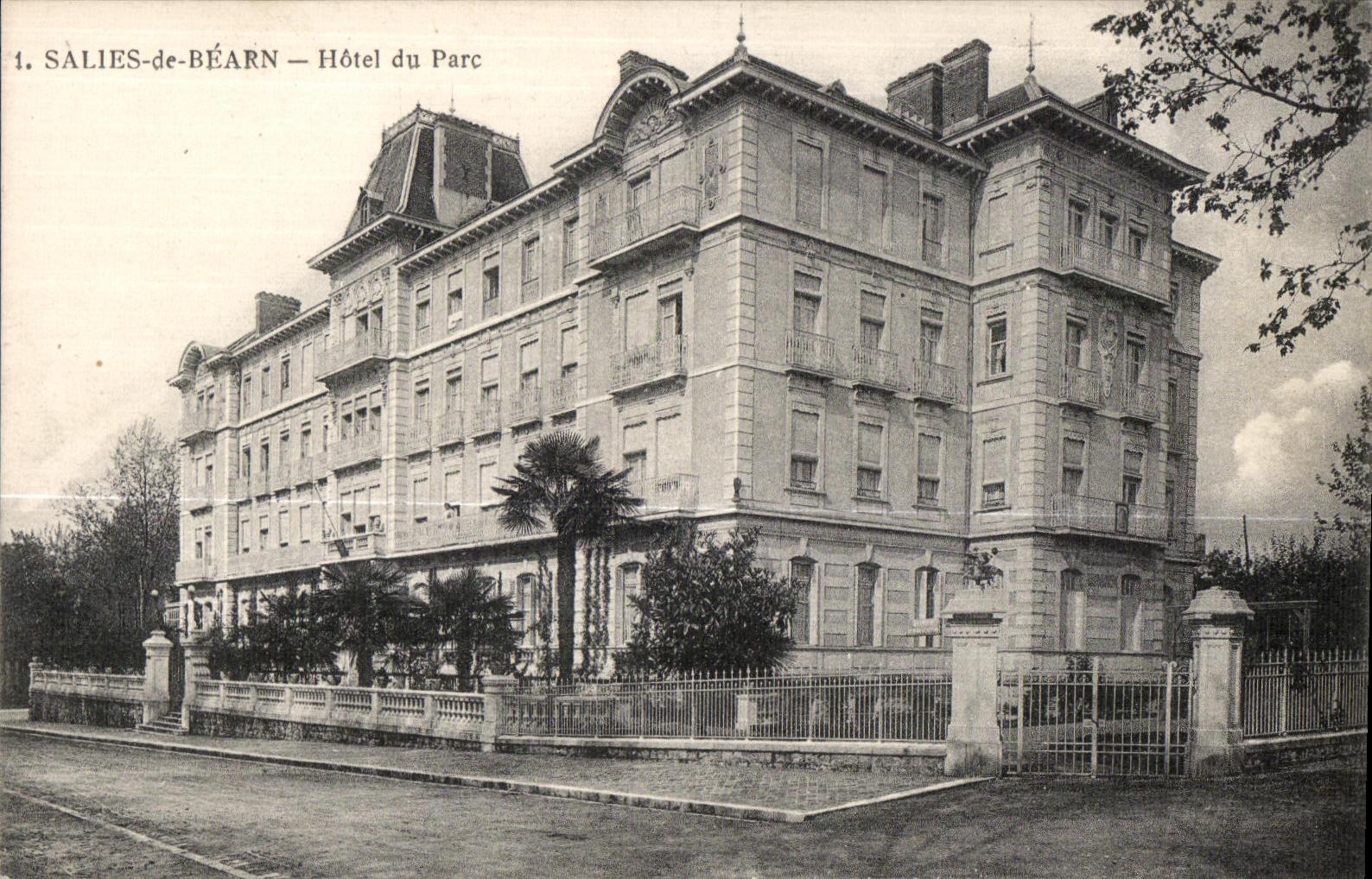 SALIES-de-BÉARN — Hôtel du Parc — M.T. imp. Limoges