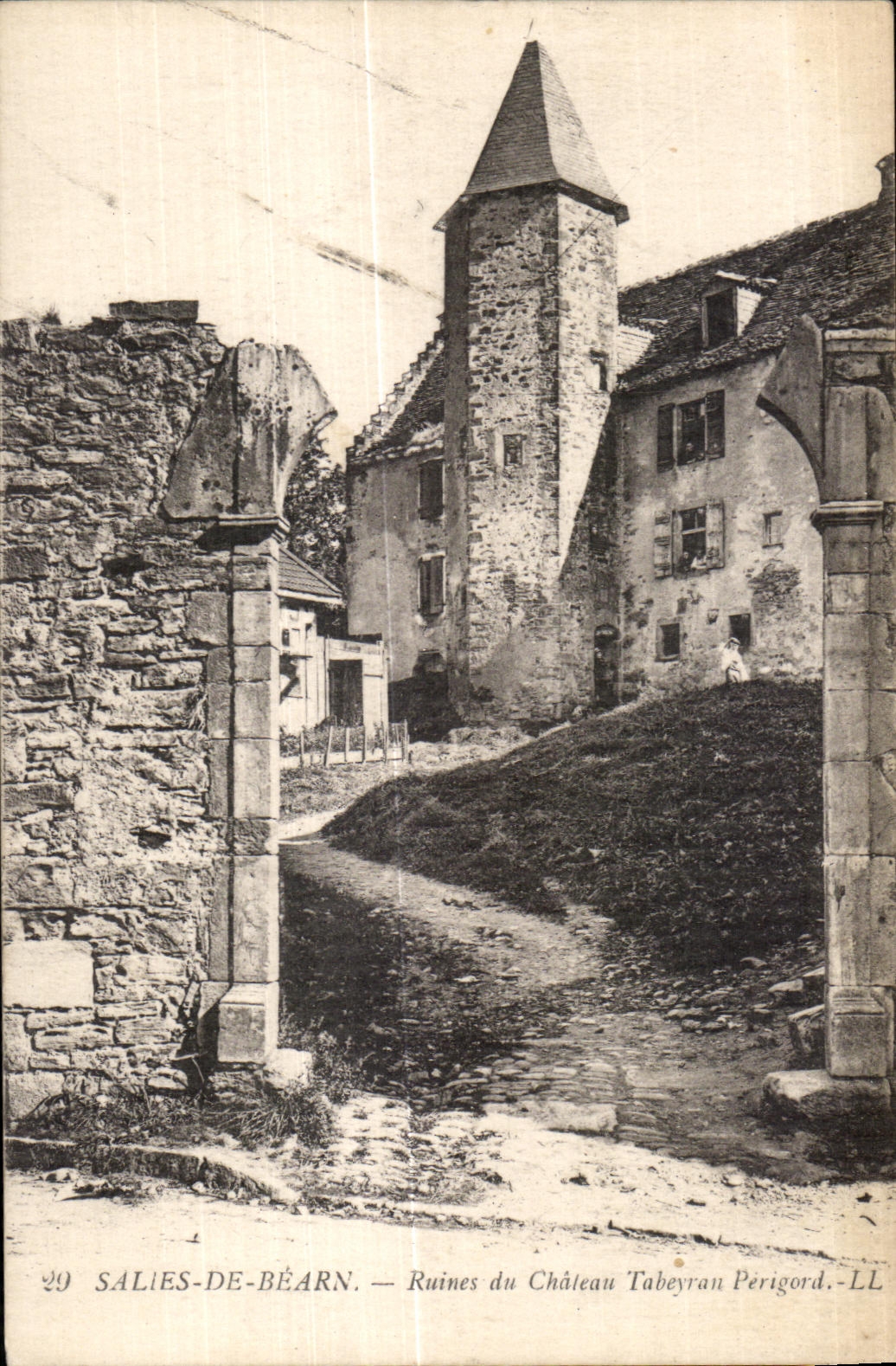 SALIES-DE-BÉARN — Ruines du Château Tabeyran Périgord — LL