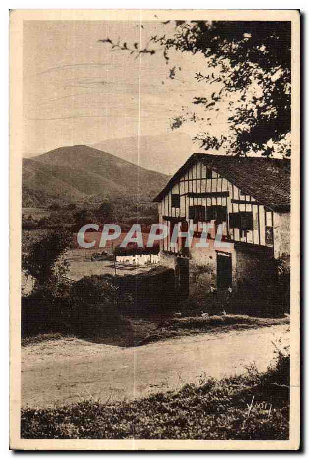 CPA Le Pays Basque Type de Ferme basque aux envinors de Saint Jean de Luz