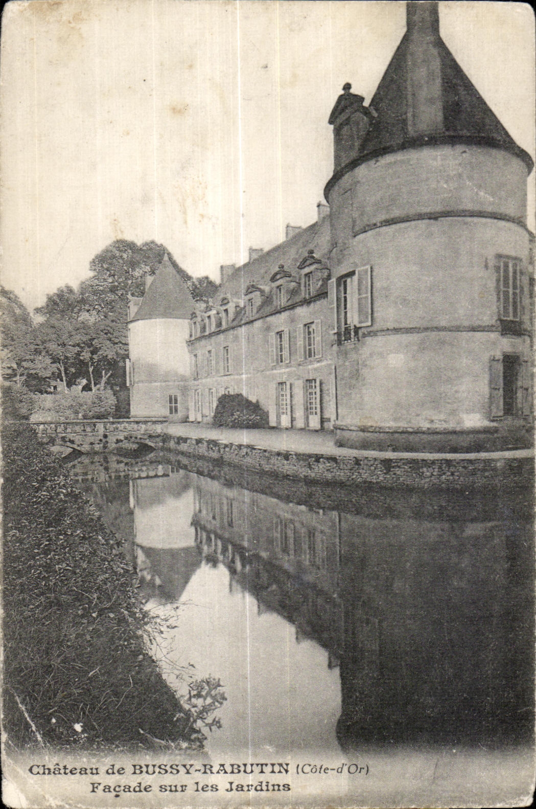 CPA Chateau de Bussy Rabutin (Cote-d Or) Facade sur les Jardins
