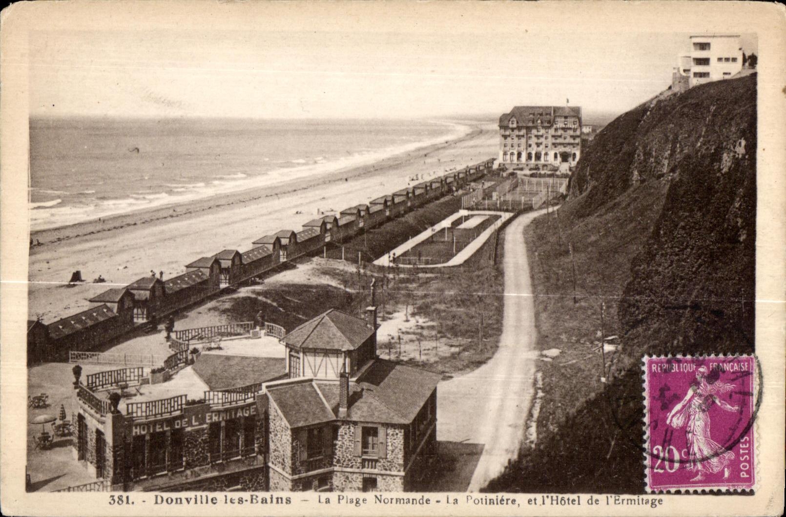 Donville-les-Bains — La Plage Normande — La Potinière, et l'Hôtel de l'Ermitage — Laurent Del Hennes, n°381