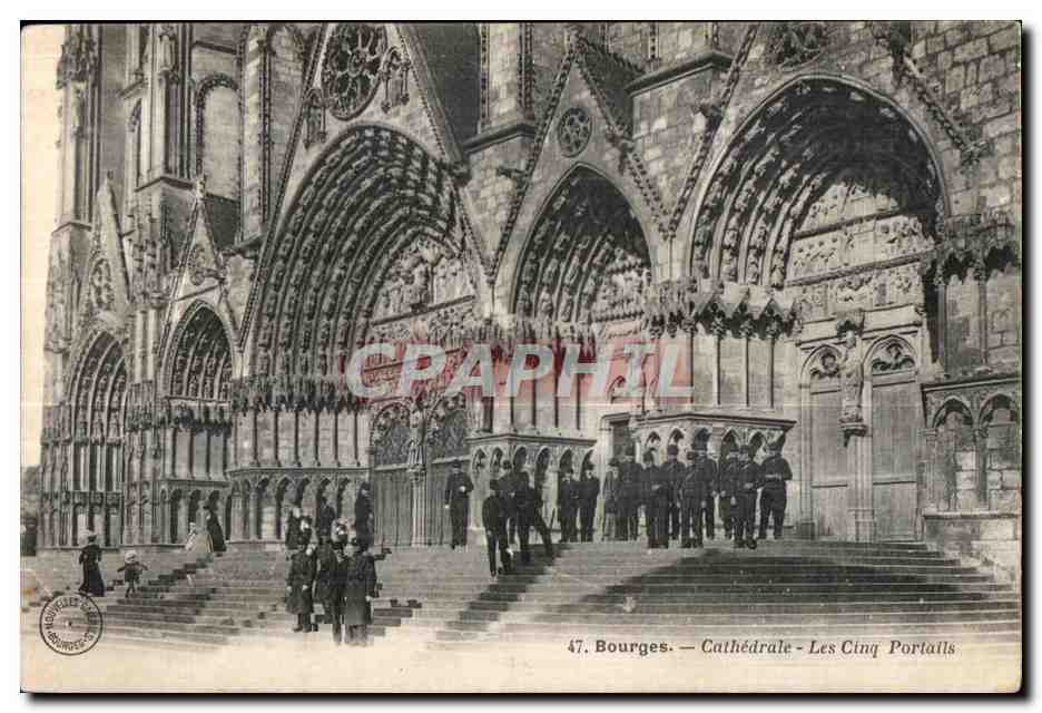 CPA Bourges Cathedrale Les Cinq Portails Militaria 