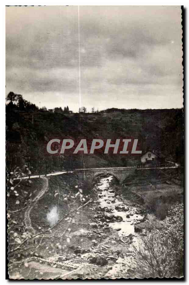 Pont sur un cours d'eau — vue panoramique — CPAPHIL