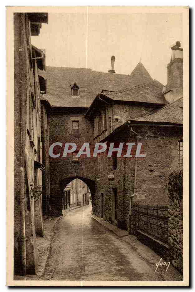CPA Uzerche (Correze) Porte Becharie dite Barachaude (monument historique XI e et XII e siecles)