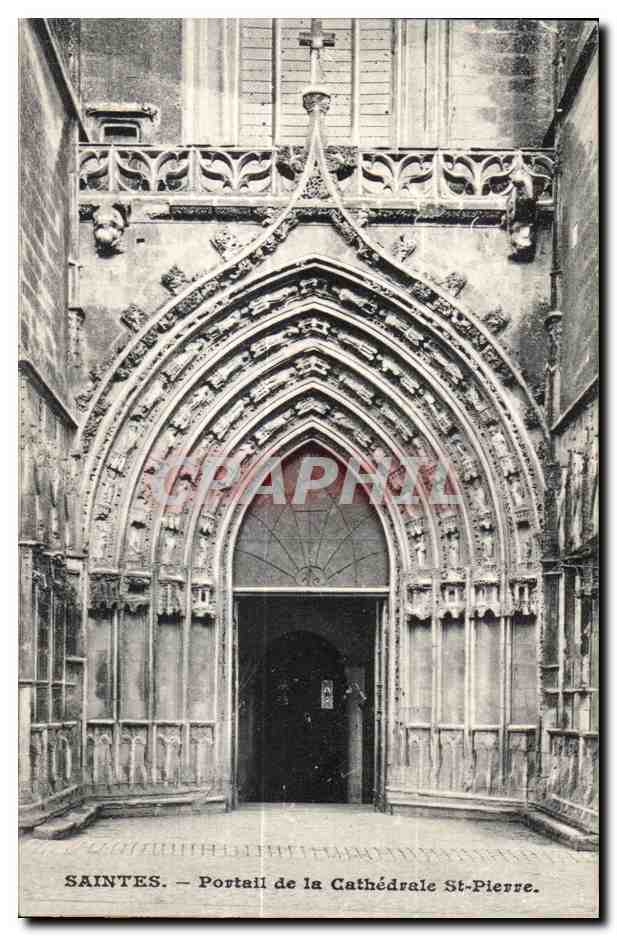 CPA Saintes Portail de la Cathedrale St Pierre 
