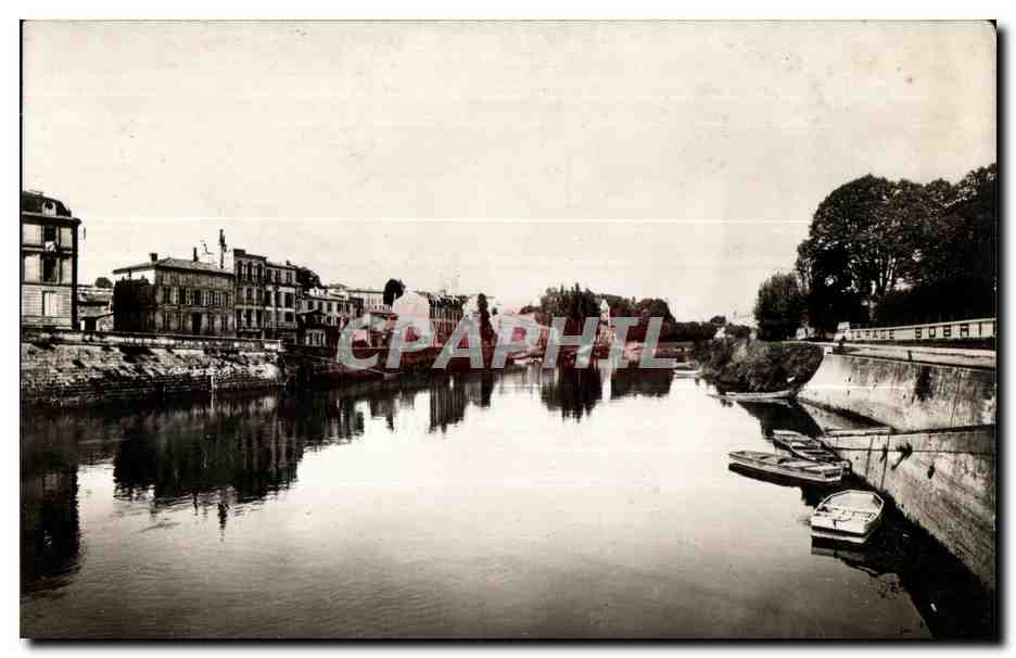 CPA Saintes quais de la charente vers le bois d ameur