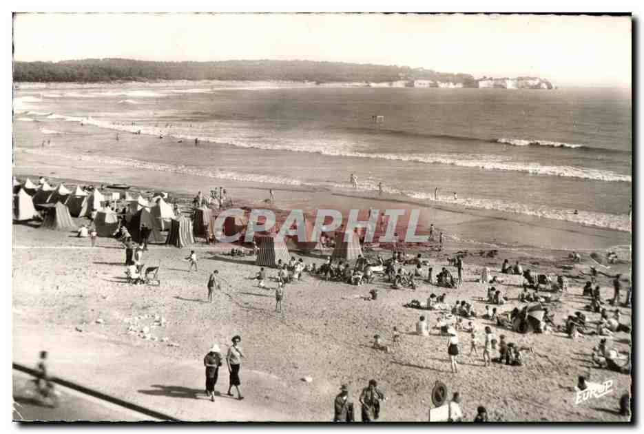 Plage animée — baigneurs et tentes — éditeur Europ