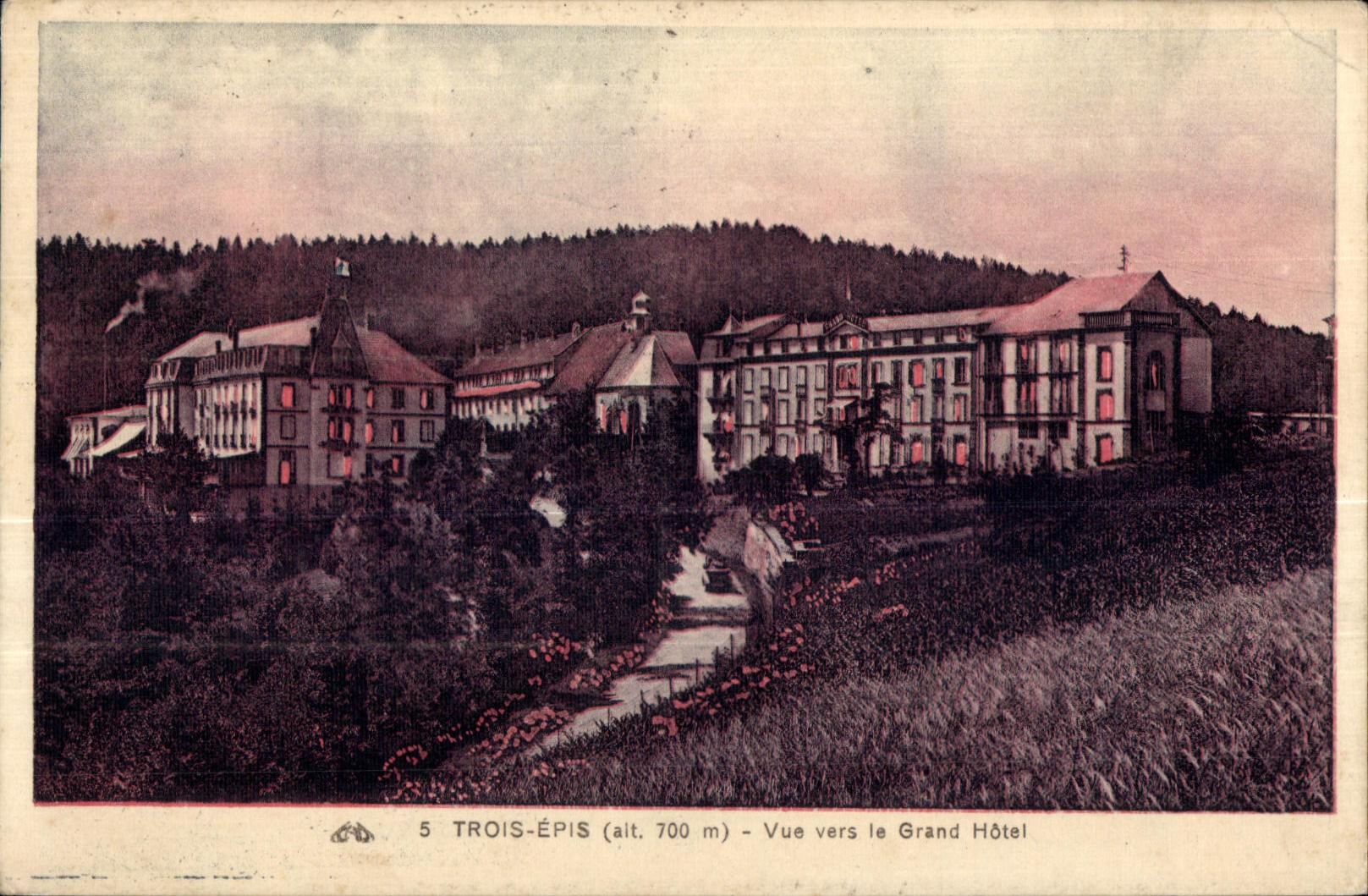 Trois Epis - Vue vers le Grand Hotel - CPA 