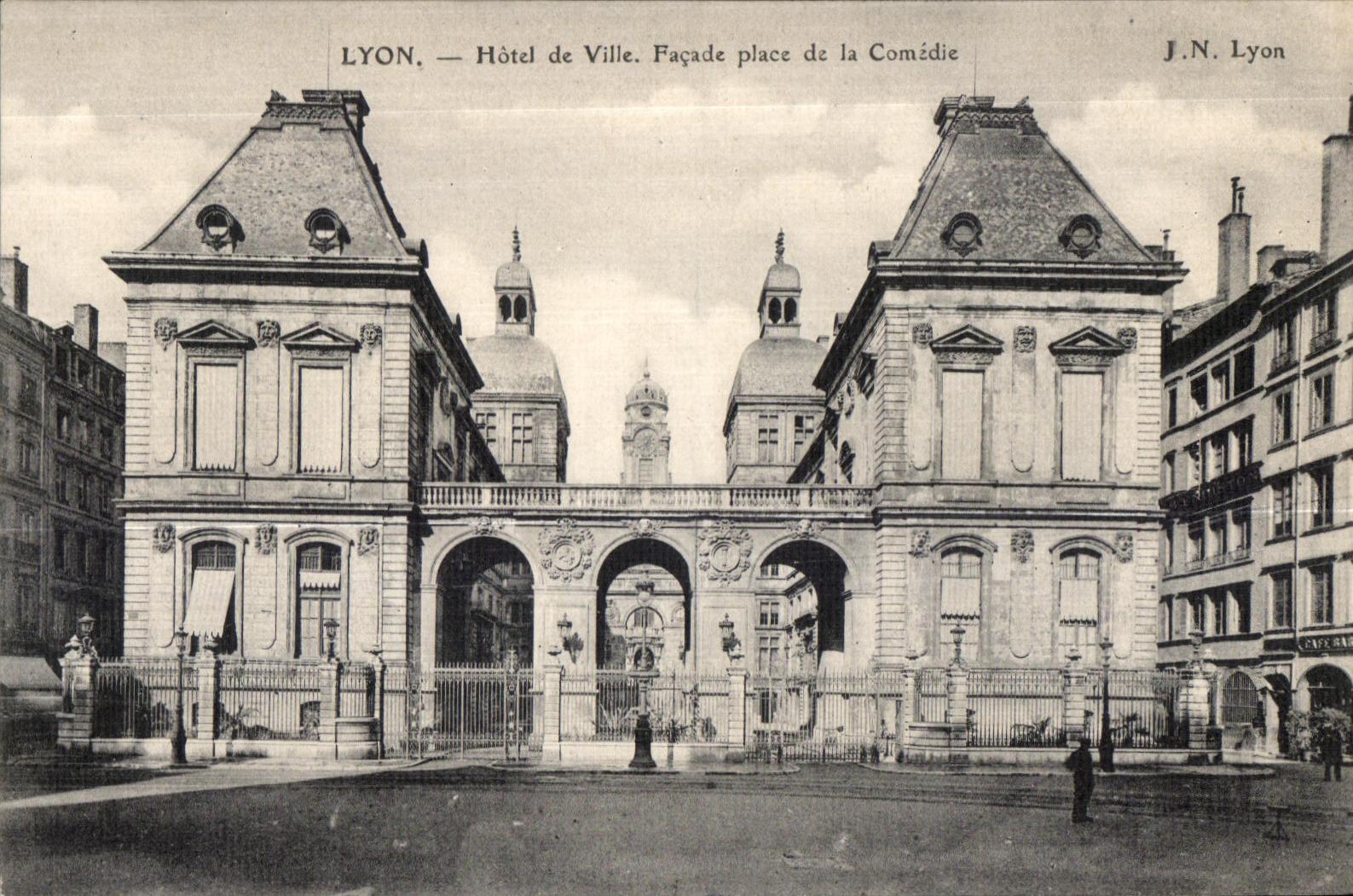 CPA Lyon Hotel de Ville Facade Place de la Comedie