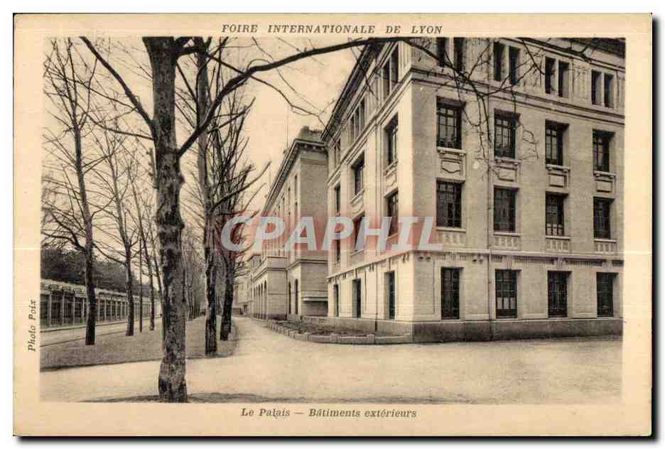 Foire Internationale de Lyon — Le Palais — Bâtiments extérieurs — Photo Poir