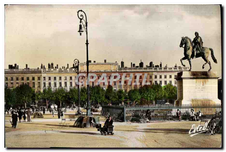 Place de la Concorde — statue équestre — Étik