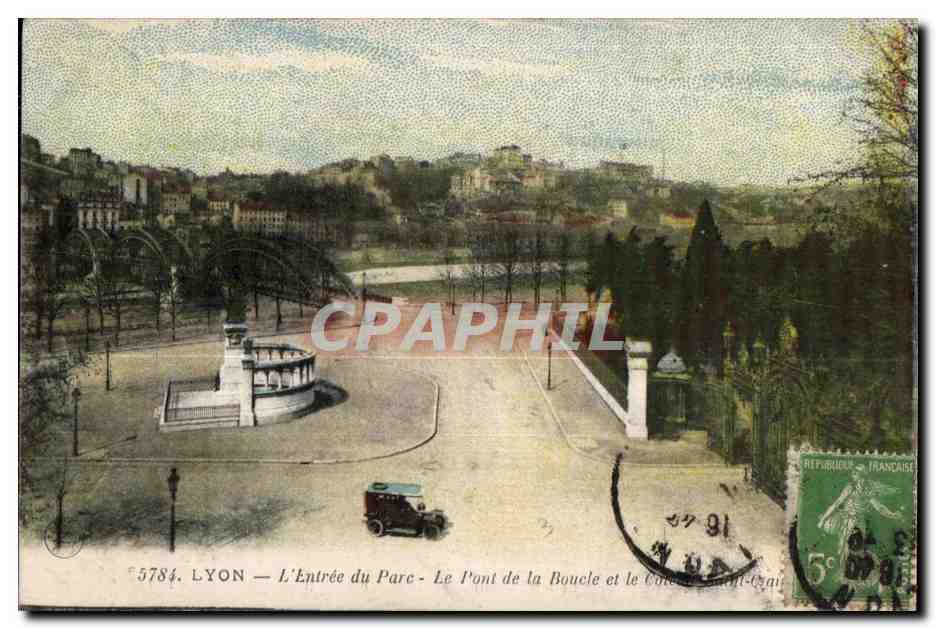 LYON — L'Entrée du Parc - Le Pont de la Boucle et le Collège Saint-Géan