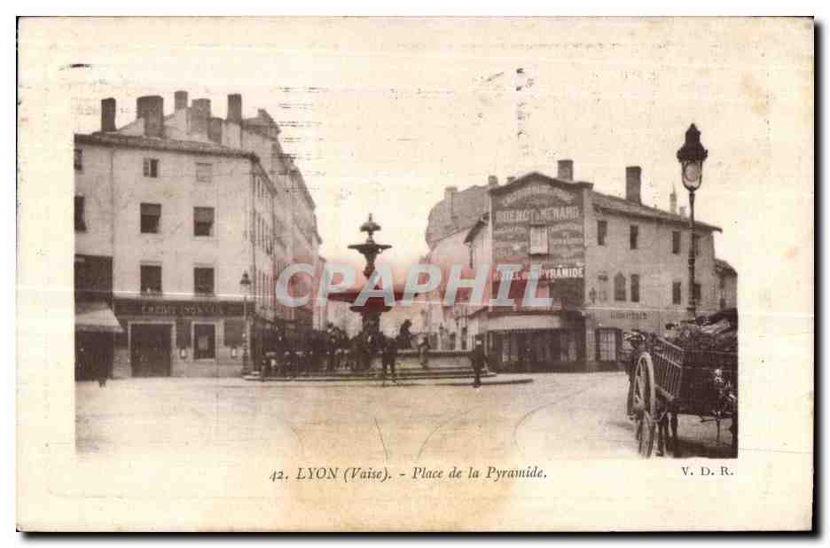 LYON (Vaise) - Place de la Pyramide — V.D.R. n°42