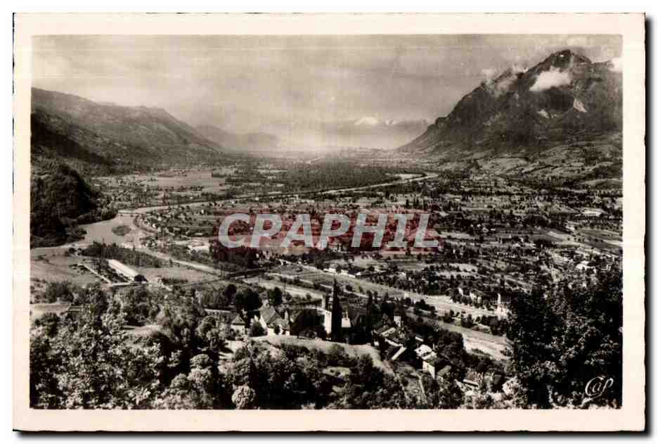 CPA Albertville Vue generale et ln Vallee de Moutiers