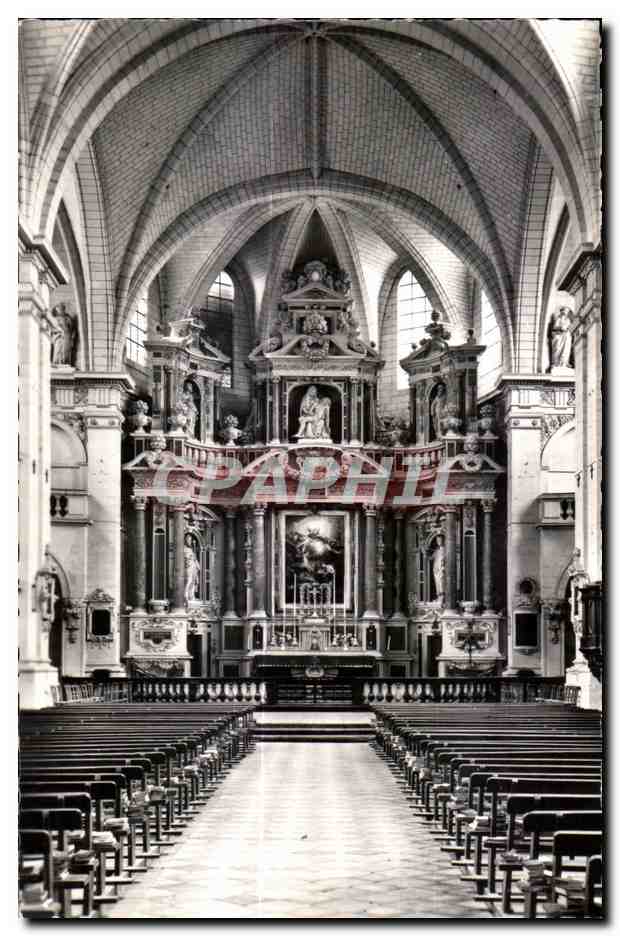 Intérieur de l'église — vue de l'autel et des voûtes — Éditeur Graph'Phile
