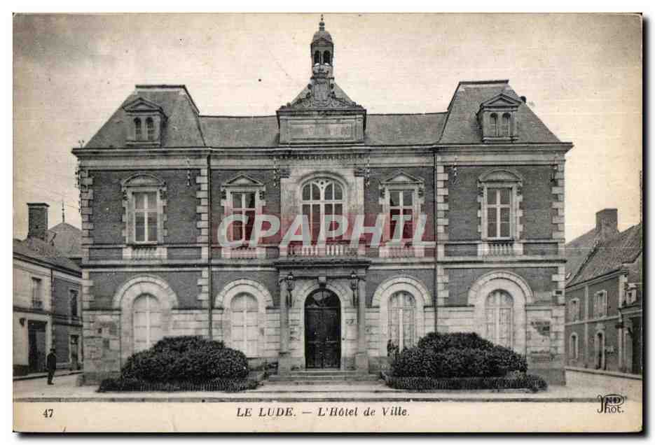 CPA Le Lude L Hotel de Ville