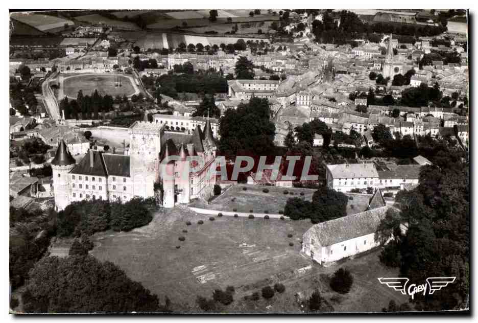 CPSM La France Vue Du Ciel La Rochefoucauld (Charente) Vue generale au premier plan le chateau