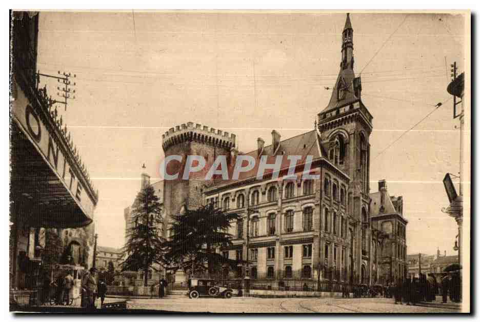 Hôtel de Ville de Toulouse — vue de la place — éditeur CPAPHIL, n° de série non visible