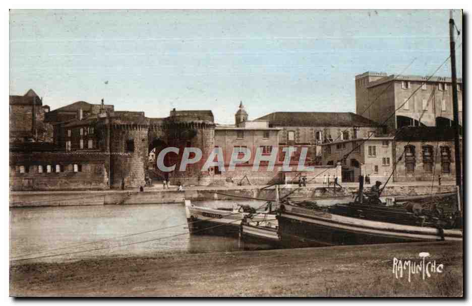 Port de Toulouse — vue du quai et des bateaux — Ramuntcho