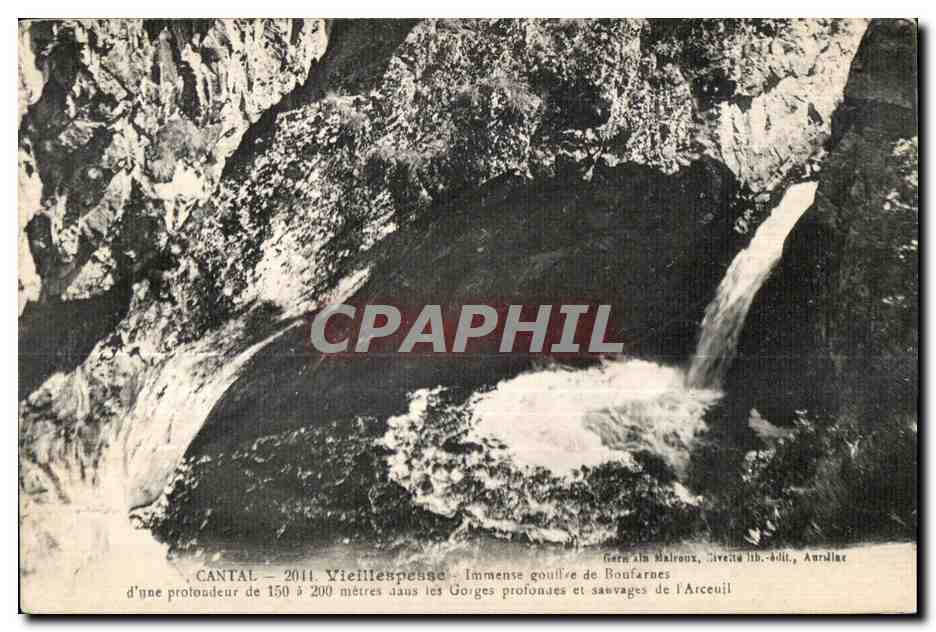 CPA Cantal Vielllespesse Immense gouflee de Boufarnes d une Protondeur de Metres ans les Gorges Profonaes et saevages de