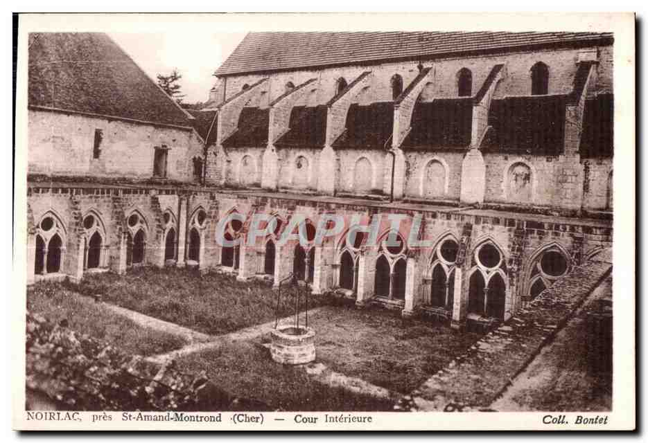 CPA Noirac pres St Amand montrond (Cher) cour interieure