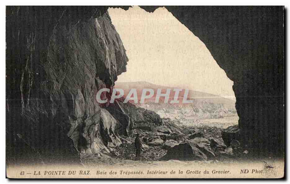 La Pointe du Raz — Baie des Trépassés — Intérieur de la Grotte du Gravier — ND Phot