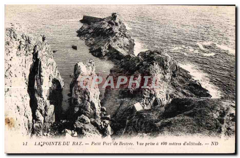 CPA La Pointe du Raz Petit Port de Bestree Vue Prise a 100 Metres d altitude ND