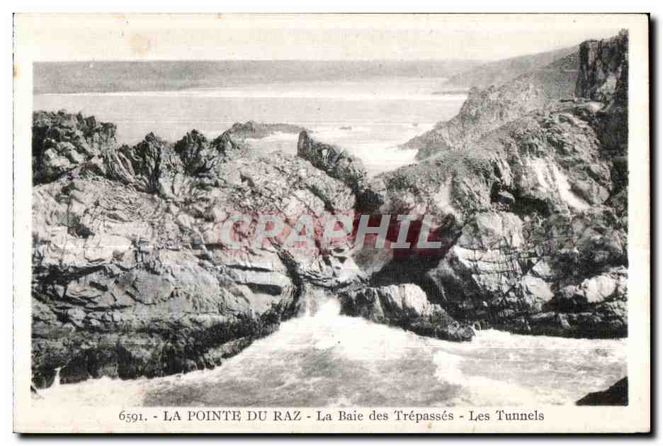 CPA La Pointe Du Raz Baie Des Trepasses Les Tunnels