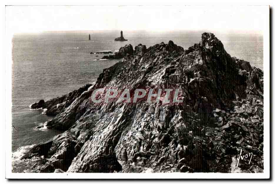 CPA Pointe du Raz (Finistere) L Eperon et le Phare de la Vieille