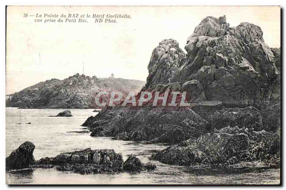 CPA La Pointe du Raz et le Recil Gorlebella vue prise du Pelit Raz Nd Phot