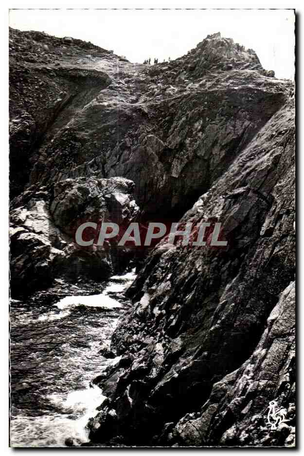 CPA La Pointe du Raz (Finistere) La Grotte des Comorans