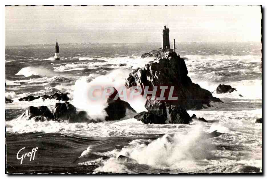 CPA Ponte Du Raz En Bretagne De Sein (Finistere) Le Phare de la Vieille par tempete